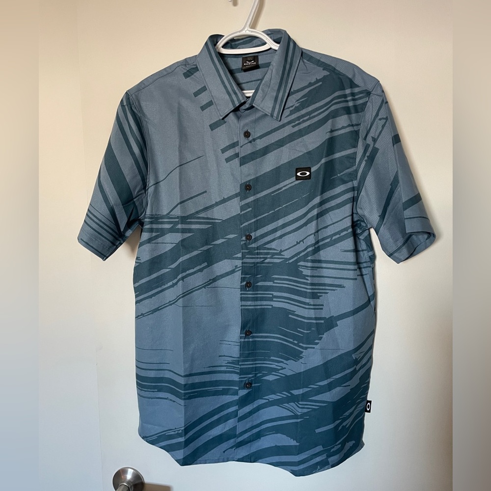 NWOT Oakley Button Down Shirt